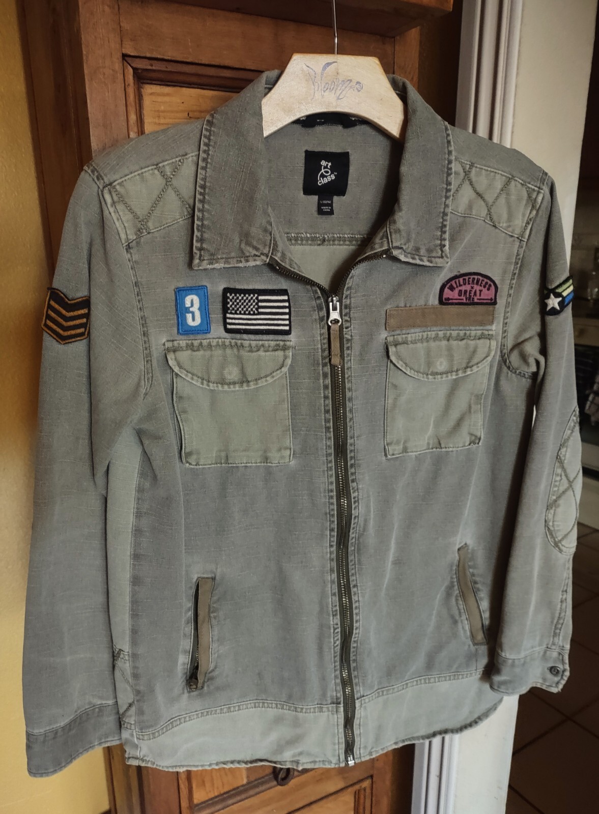 Picture 3 of 10