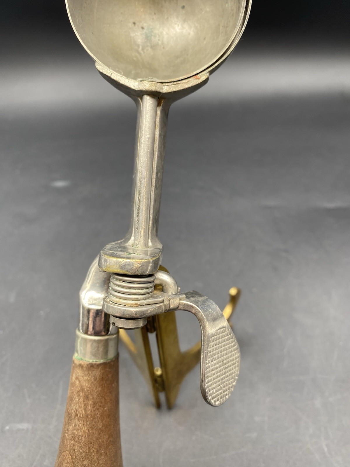Indestructo NO. 4  Ice Cream Scoop Antique Works Vintage Patented July 3, 1928 ￼