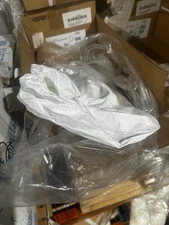 DUPONT #AHX2201153 MEDIUM TYVEK ISOCLEAN SHOE COVERS