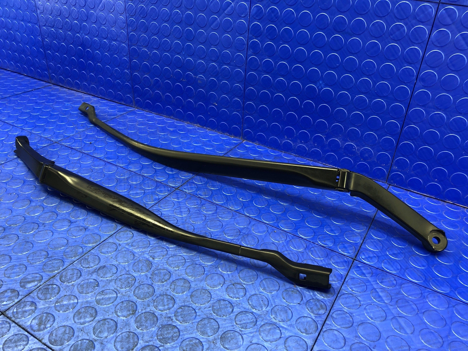 2017-2022 MASERATI LEVANTE OEM FRONT RIGHT LEFT WINDSHIELD WIPER ARM