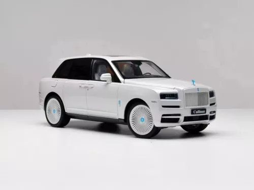 1/18 Rolls Royce Cullinan limited edition white Diecast Fully-opened - Picture 2 of 9