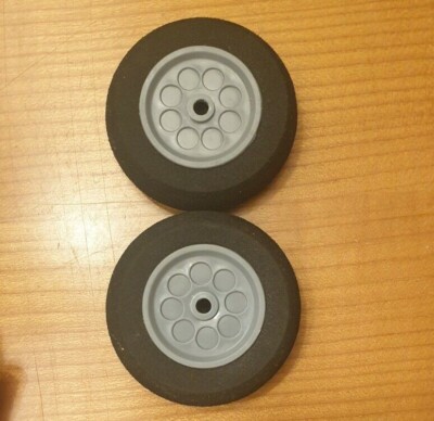 Paar Leichträder 2,25'' / 57 mm; Marke: Flex Innovations? 