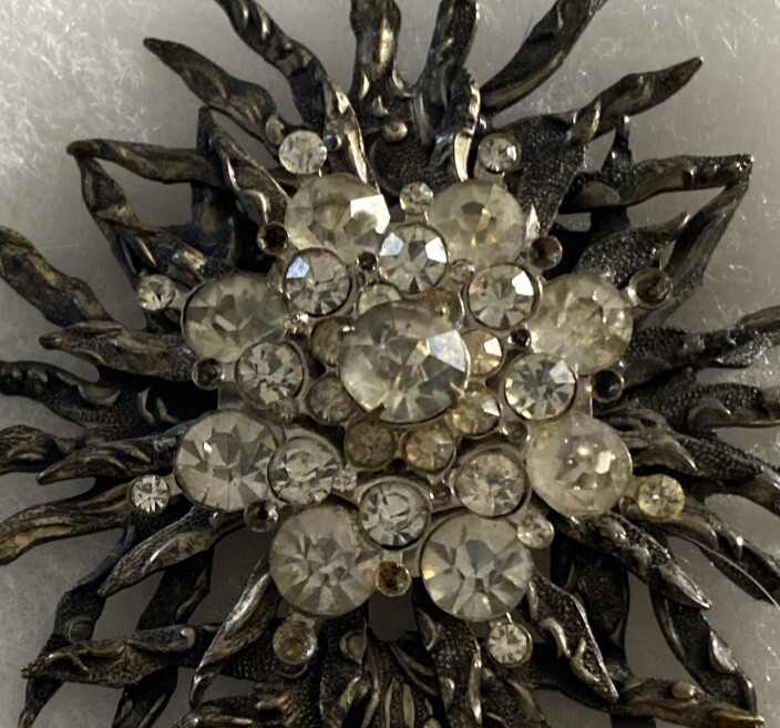 Large Unique Layered Silver Tone Rhinestone State… - image 3