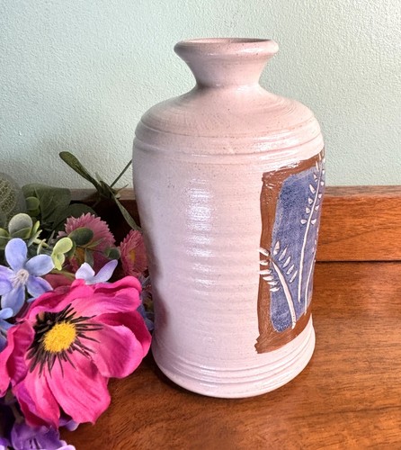 Signed Studio Art Pottery Clay Bottle/Vase Etched & Hand Painted Leaf Design - Picture 5 of 11