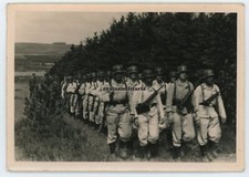 Orig. Foto 71.ID Soldaten mit MP40 Waffen in Lager KÖNIGSBRÜCK Sachsen 1941