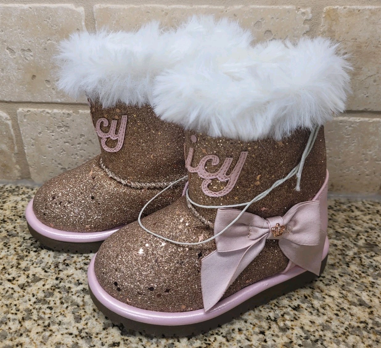 Size 6 W/bow & Glitter Accent Gold