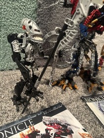 Bionicle Vezon and Kardas 10204 MINT READ