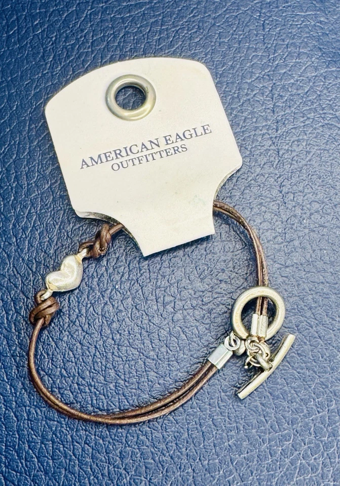 Pulsera de cuero American Eagle con corazón plateado nueva con etiquetas Foto 2 de 2