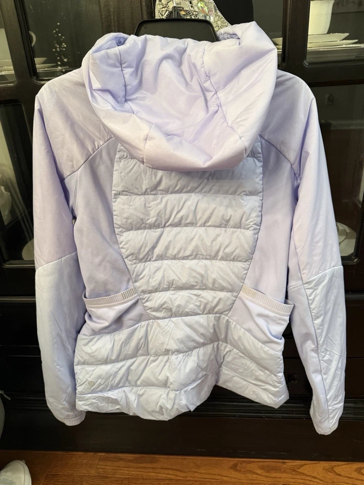 Chaqueta para mujer Lululemon Down For It All lavanda anochecer talla 12, usada en excelente estado Foto 3 de 4