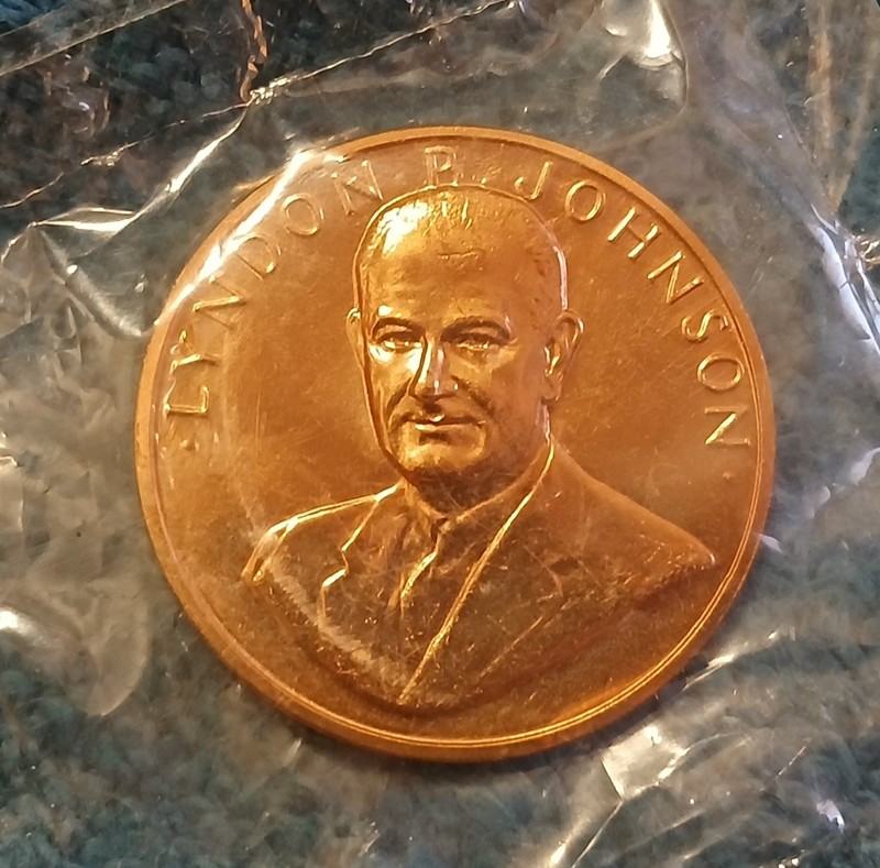 Lyndon B Johnson Commemorative 15/16" Medal US Mint Bronze Token Sealed