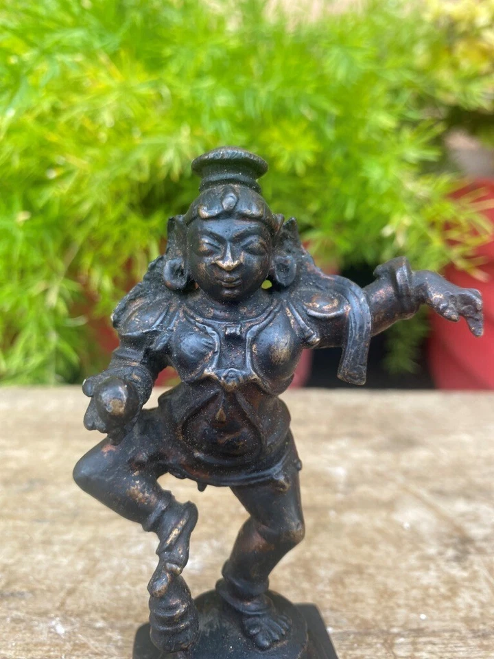  Antigua estatua de bronce tallada a mano de dios hindú bailando Krishna   Foto 2 de 4