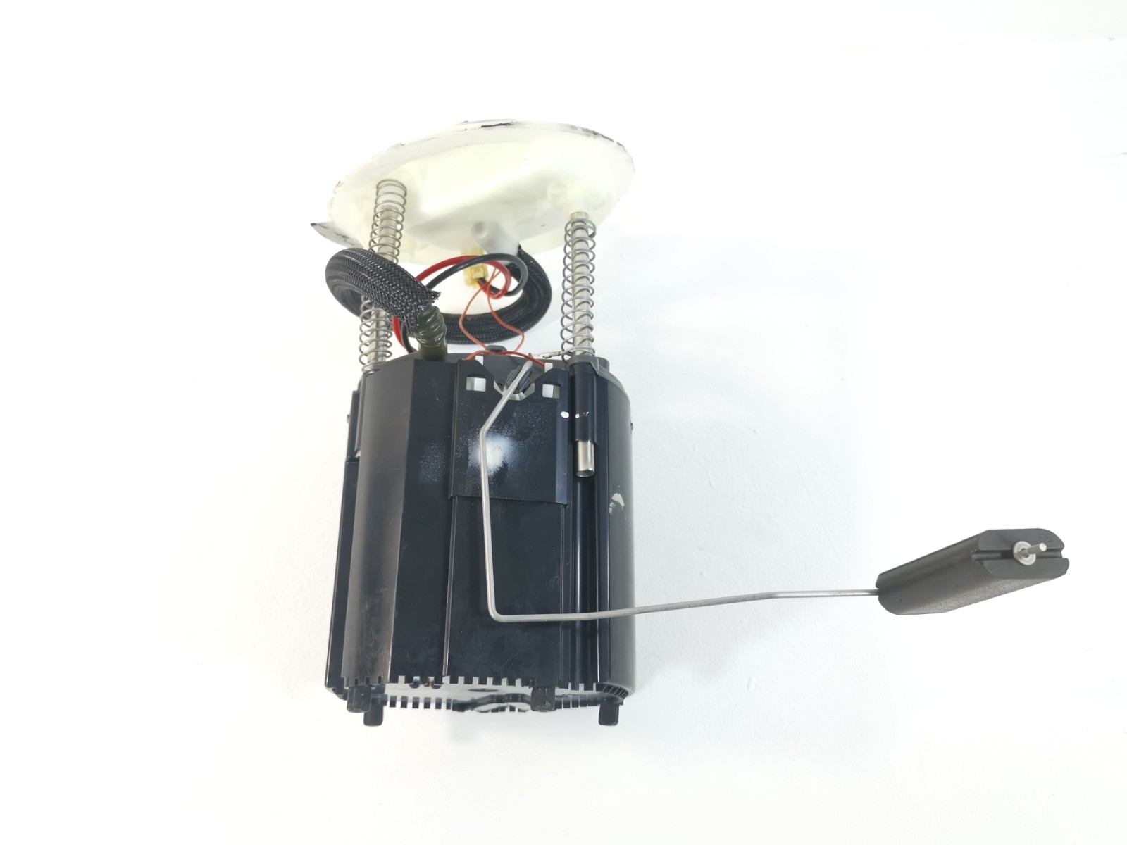 Maserati Ghibli 3.0L RWD Auto 2015 Fuel Pump Level Sending Unit 670003734 OEM