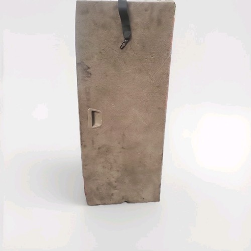 Trunk floor trim