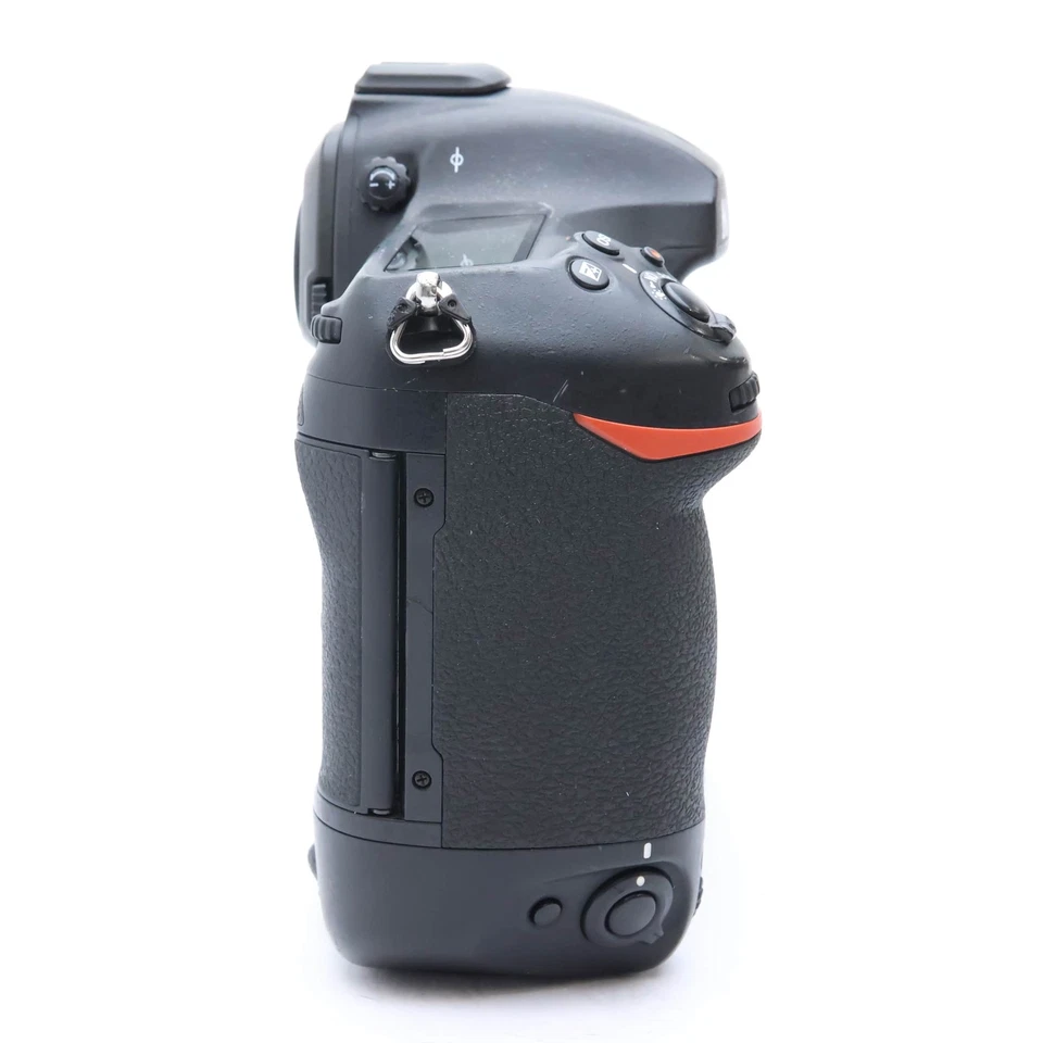 Nikon D5 XQD Slots 20.8MP DSLR Camera Body Shutter Count 158864 - Image 4 of 4