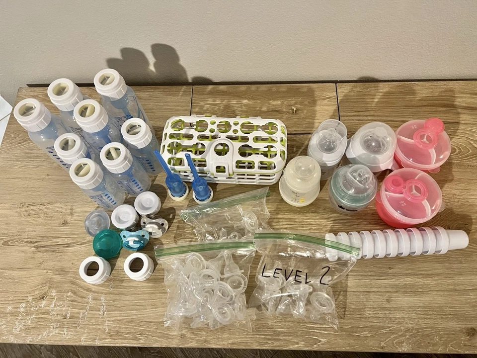 Lote de 68 piezas kit de inicio recién nacido/bebé. Dr. Brown, Munchkin, etc. Foto 2 de 2