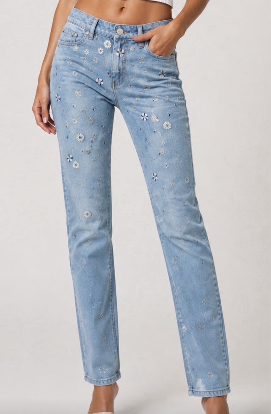 Valentino Women’s Size 24x27 Slim Fit Embroidered Jeans Pants Luxury Designer