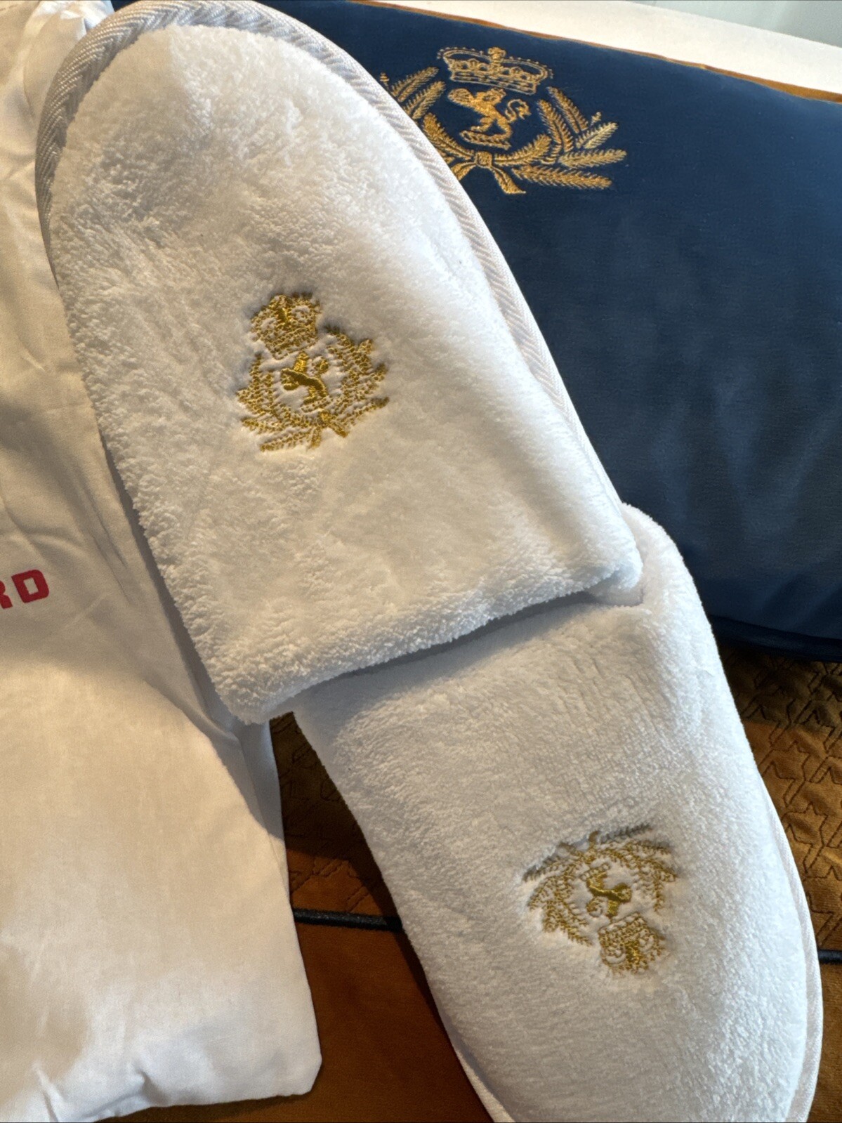 PANTOFOLA D’ORO CUNARD SUPERSOFT G CRESTED SLIPPERS In Cotton Crested Bag From Queen Anne