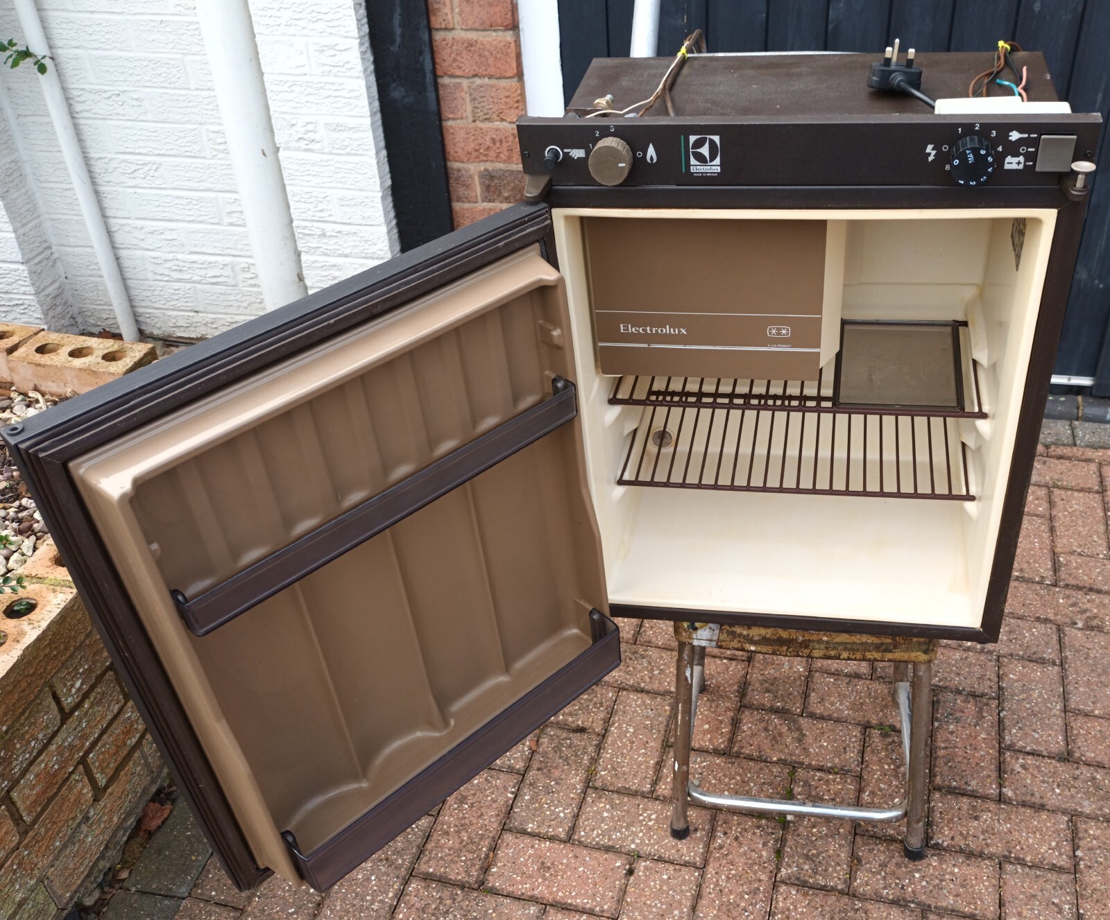 Electrolux RM 212F Caravan Fridge with Piezo Ignition. eBay