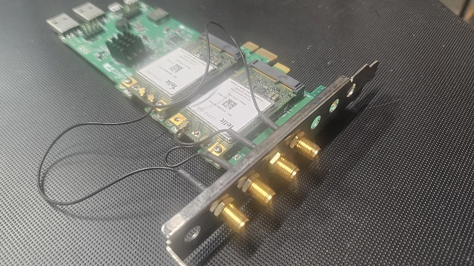 MikroTik RB14E | RouterBOARD 14e 4 slot miniPCIe adapter + 2 Telit Modules - Image 2 of 4