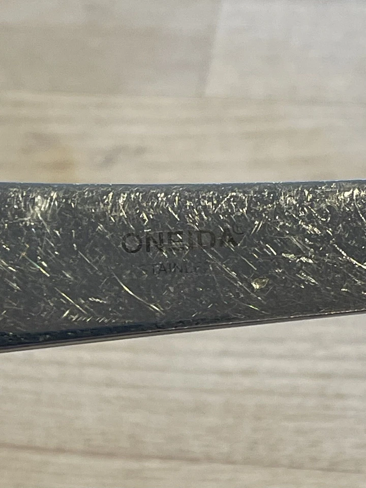 Oneida 18/8 Stainless Steel Spatula Turner Flipper Perforated Utensil - Image 4 of 4