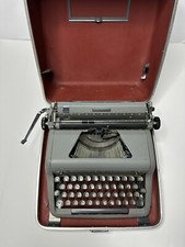 Vintage Typewriter Royal Quiet De Luxe Vintage 1940s With Case thumbnail