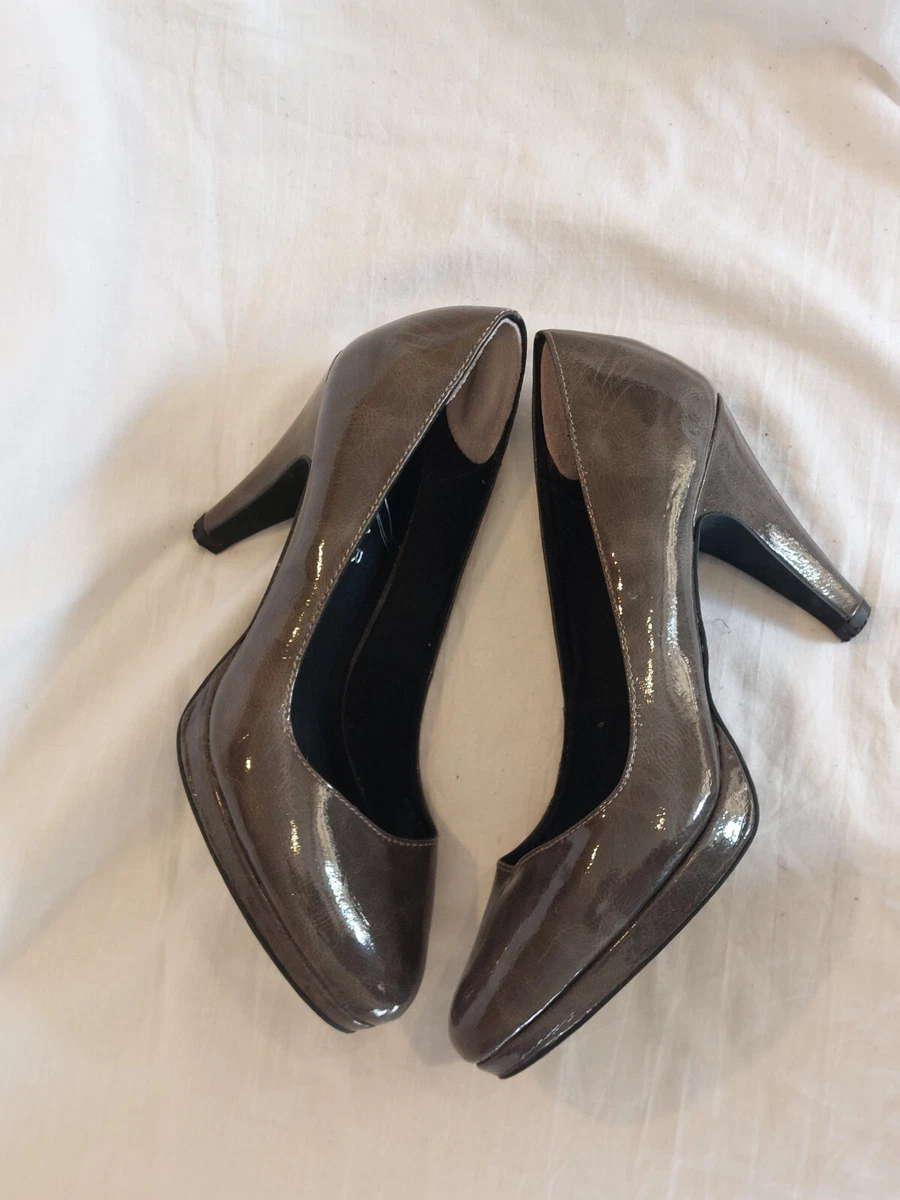 Lunar Women s Olive Green Court Shoes Size UK 6 EU 39 Used Vgc
