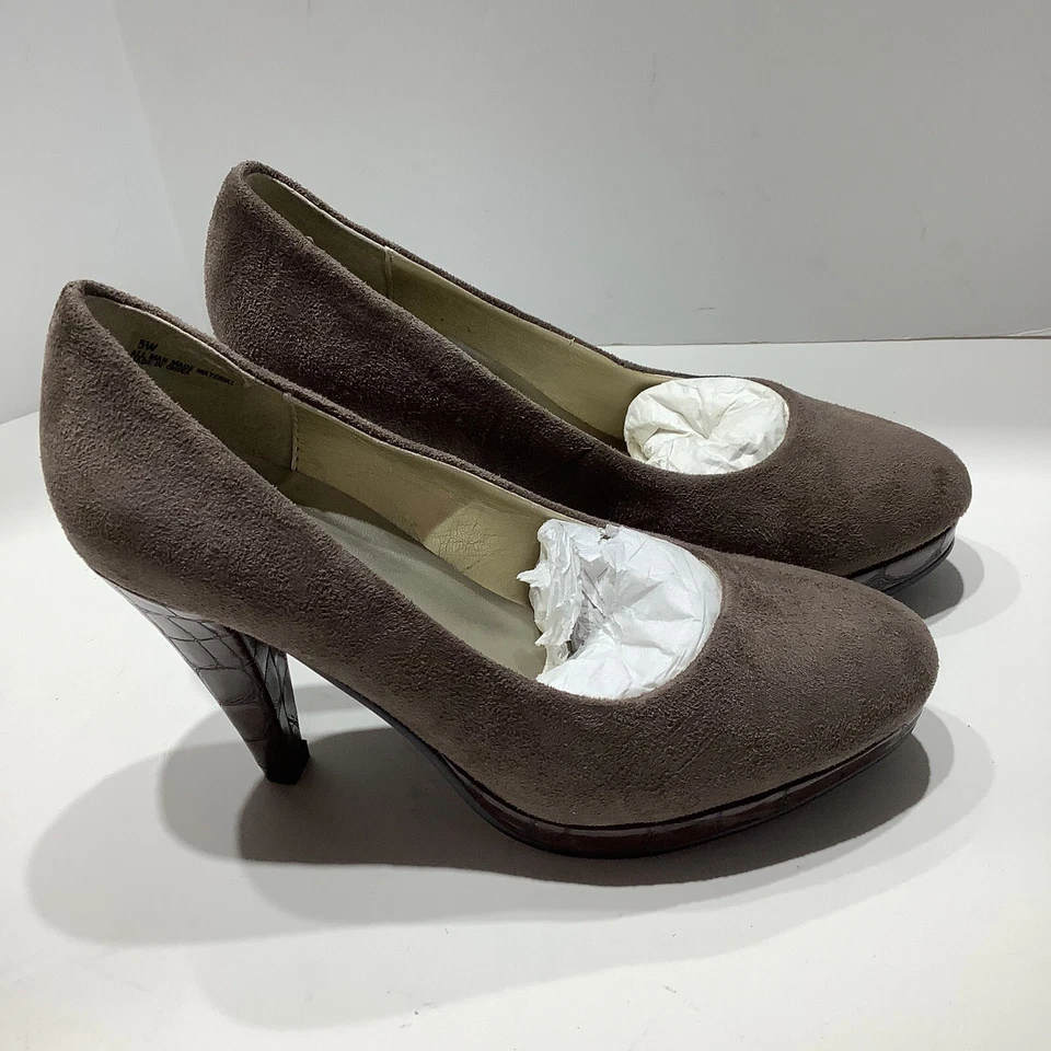 Zapatos de tacón Cinderella Of Boston para mujer talla 5W marrón vegano gamuza zapatos de salón nuevos Foto 2 de 4