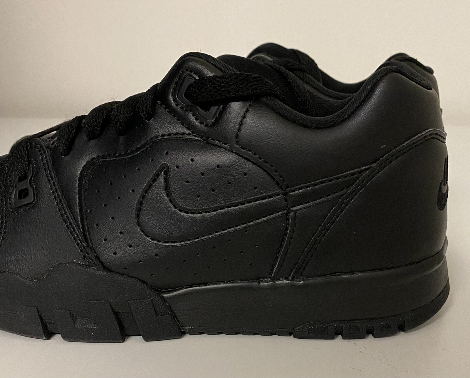 Nike Cross Trainer Low Mens Sz 7/ Women 