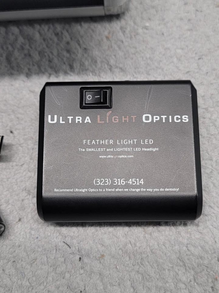 Ultra Luz Óptica Pluma Luz LED Lupa Faro Cargador Batería Estuche LEER Foto 4 de 4