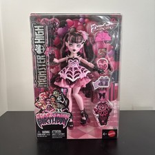 Monster High Scary Sweet Birthday Draculaura Doll Mattel JBG74 New, Slightly Dmg