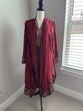 Sana safinaz luxury collection. Size medium to large.