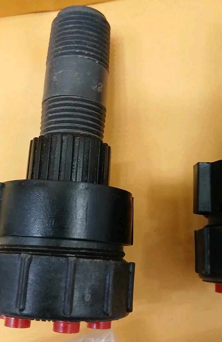 Drip Emitter 3 Pack 2.0 GPH 1/2" FIPT Inlet Red Cap 15 PSI