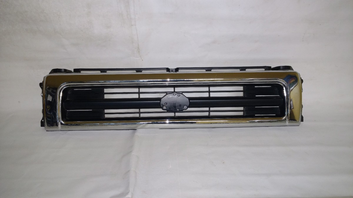 1992-1995 Toyota Pickup 4Runner Chrome & Black GRILL Grille