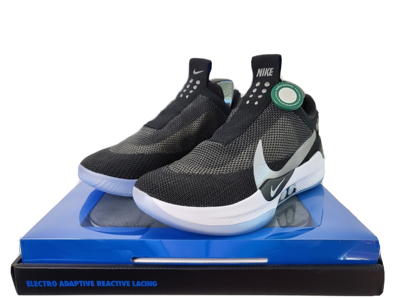 earl self lacing shoe