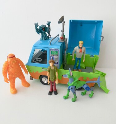 Scooby-Doo The Mystery Machine Ghost Patrol 2005 Van + 5 Figures