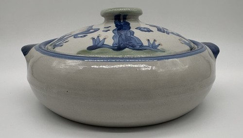 M.A. Hadley Pottery 9” Covered 2 Quart Casserole with Handles Lid THE END Farm - Picture 8 of 8