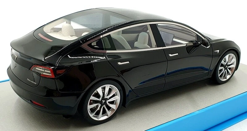 LS Collectibles 1/18 Scale Resin LS074D - Tesla Model 3 - Black - Image 2 of 4
