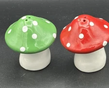 Mushroom Shakers Design Imports DII - Polka Dot Toadstool Salt & Pepper Set Nice