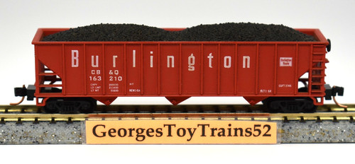 ATLAS N 1:160 #163210 ROJO CB&Q BURLINGTON TOLVA DE CARBÓN DE 3 BAHÍAS CON CARGA CAMIONES MTL | Condition: Used