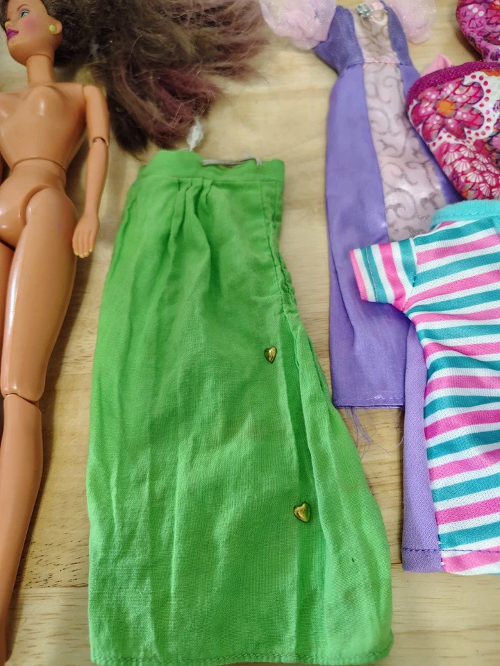 Lote 5 Muñecas Barbie (2) 12" (3) Muñecas Ken Muñecas Antiguas Años 70 90 Años 2000 Con Ropa 7 Trajes Foto 3 de 4