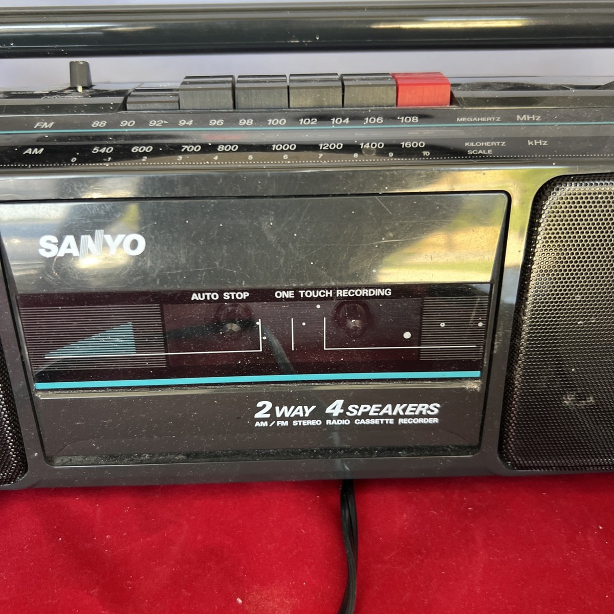 sanyo ② Vintage Sanyo M7024A Boombox AM/FM Cassette 2 way 4 Speakers