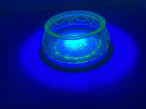 Vintage Anchor Hocking Swirl Uranium Glass Glows Candy Dish NO Lid *Chip*
