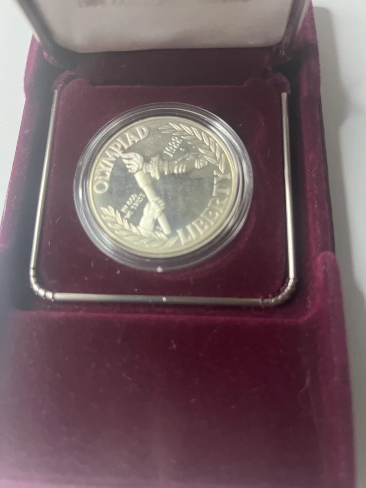 1988 PROOF 90% SILVER DOLLAR OLYMPIC COIN WITH BOX & COA - Image 2 of 4