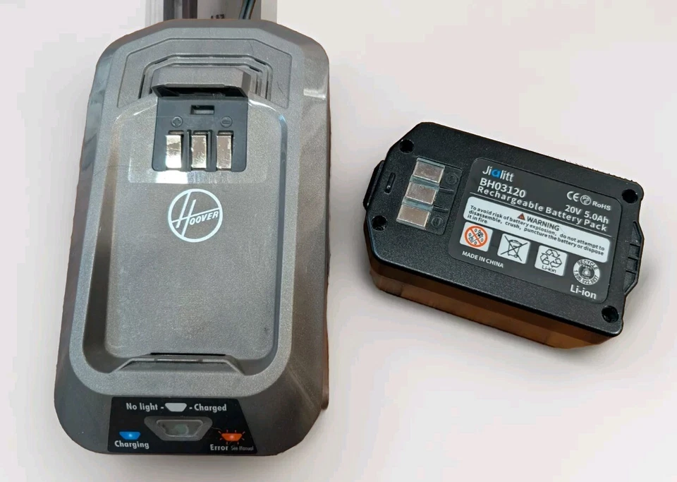 Cargador Hoover BH03200 y batería de litio de 20 V BH03120 para aspiradora BH03100 Foto 2 de 3