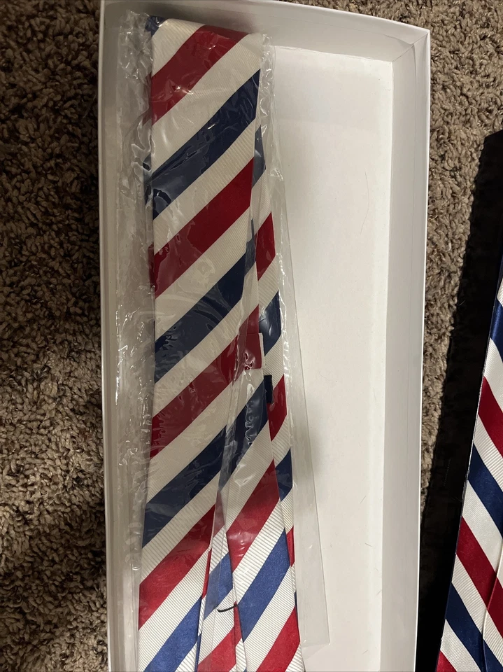 Beau Ties LTD. de Vermont Faja de seda con corbata a juego roja/blanca/azul Foto 4 de 4