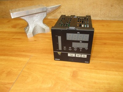 Omron E5AK-AA2-500 *POWERS UP USED* Digital Process Controller