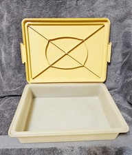 Tupperware Vintage 9x13 Rectangular 622 Sheet Cake Cupcake Carrier Harvest Gold