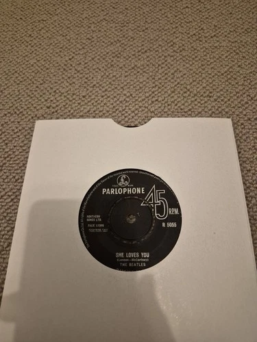 THE BEATLES She Loves You Vinyl Record Single 7 Inch Parlophone 1963 Rock & Pop