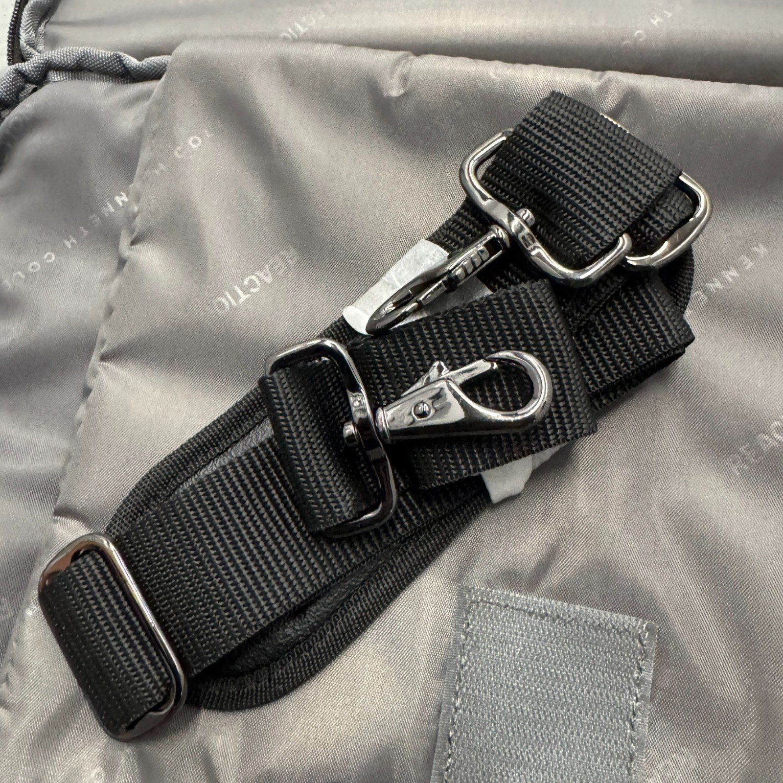 Kenneth Cole Reaction EZ-SCAN TSA-Friendly Laptop Messenger Bag Big B1G Conf