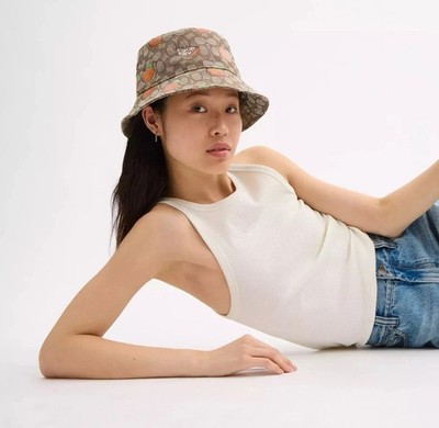 Coach SIGNATURE RETRO ORANGE PRINT BUCKET HAT M/L CAP90 NWT  display picture 2